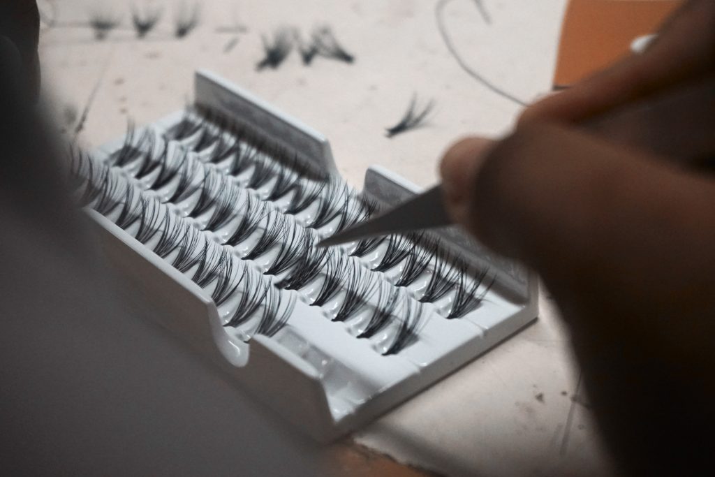 choose-false-eyelashes