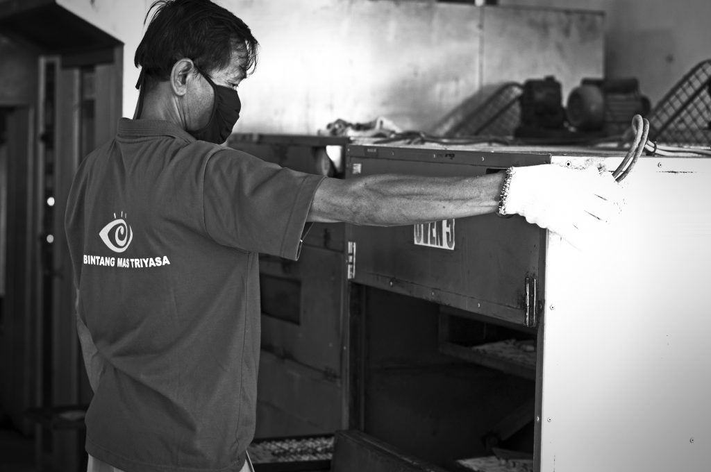 oven-handcraft-eyelashesworld