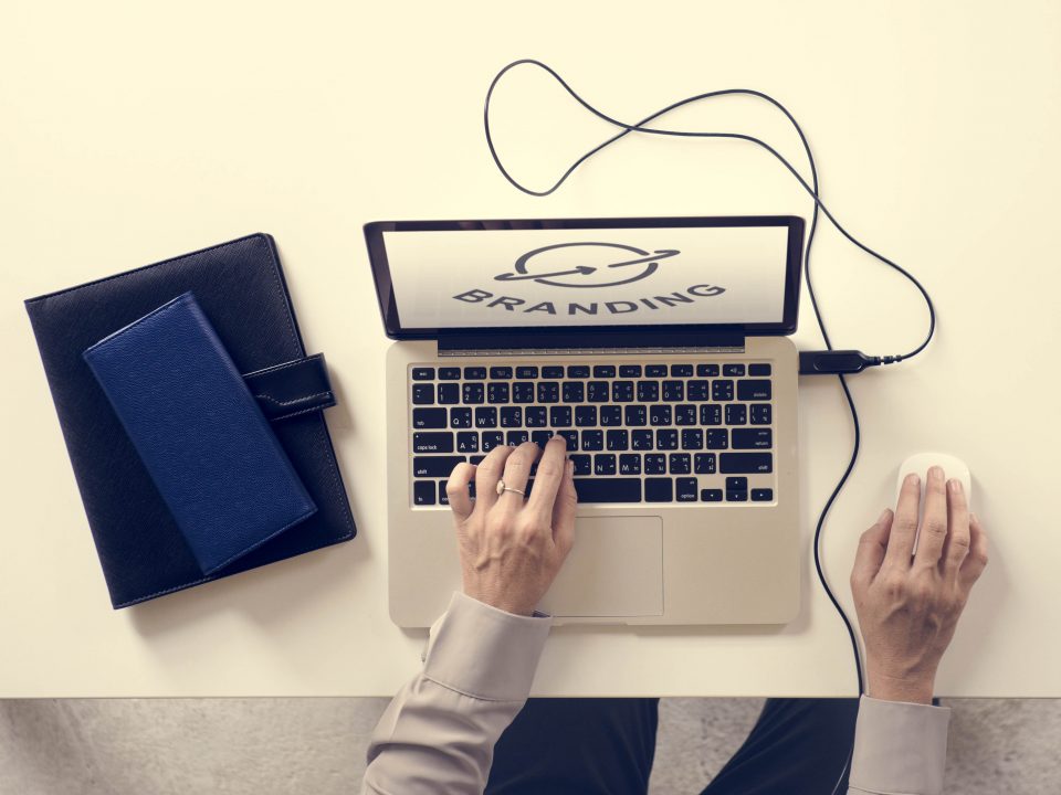 Machen Sie Ihre eigene Wimpernmarke