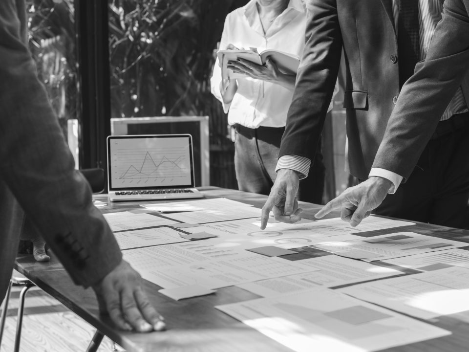 WIMPERN, DIE WILD WERDEN