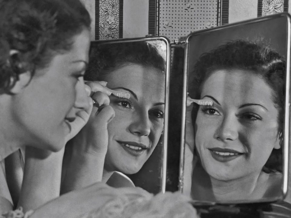 Brief history of Fake Eyelashes %%sep%% Blog - Eyelashesworld.com