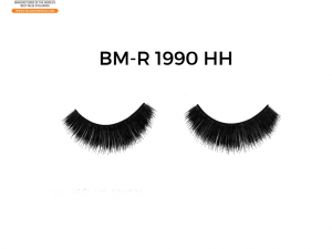 "Voluminous False Eyelashes - Luxurious and Glamorous Look"