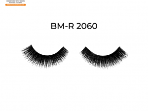 Double Layered False Eyelashes for a Voluminous Look