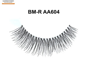 Natural-Look False Eyelashes for Effortless Daily Glam