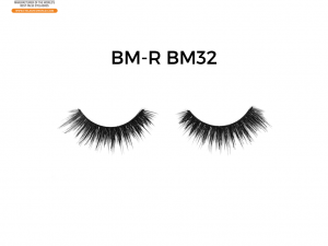 Double Layered False Eyelashes for a Voluminous Look