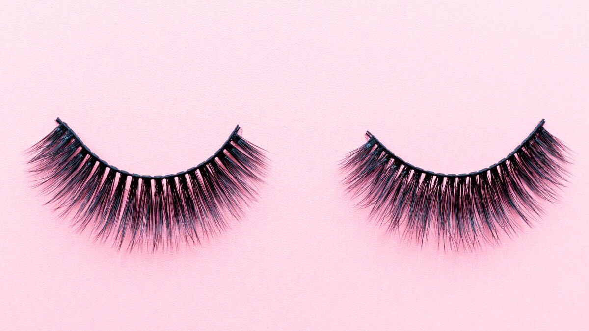 Choosing the Best Material for False Eyelashes: A Guide